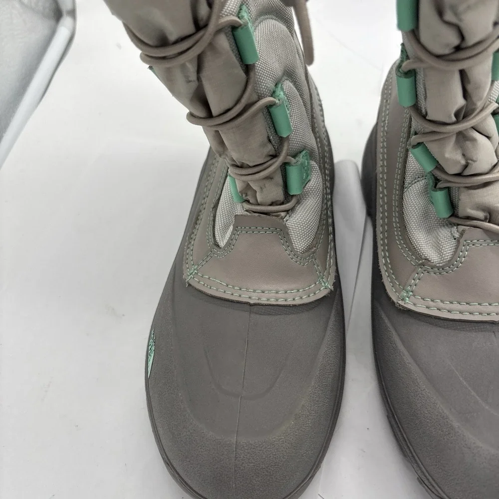 The North Face  Boys Winter Snow Boot Size 7 Gray/Green Waterproof Insulated